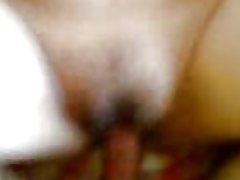 Mama tamil din Sri Lanka cu sânii de lapte